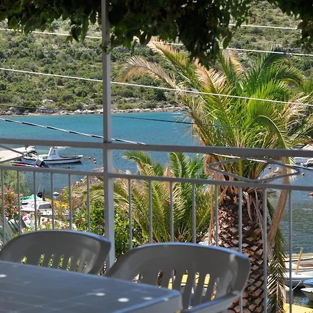 아파트 By The Sea Stupin Celine, - 2096 로고즈니차