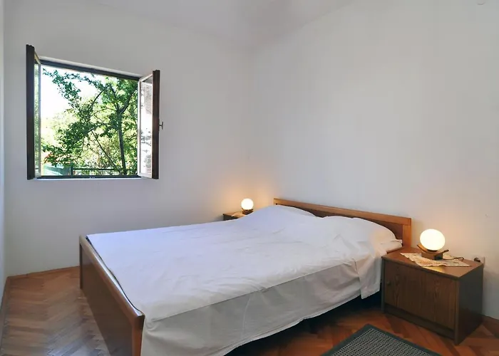 By The Sea Stupin Celine, - 2096