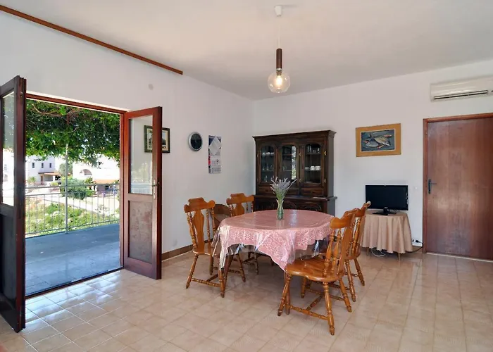 By The Sea Stupin Celine, - 2096 * Rogoznica (Sibenik-Knin)