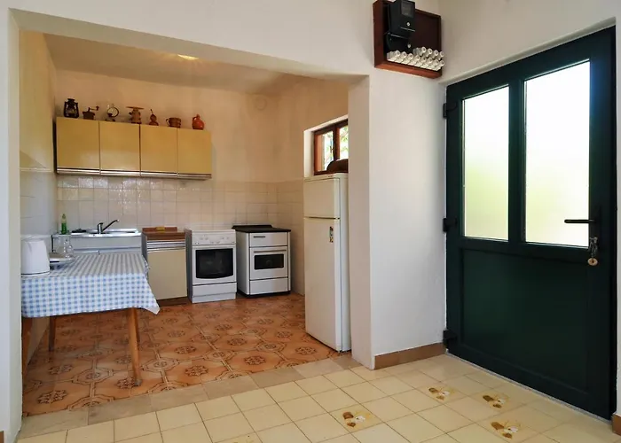 By The Sea Stupin Celine, - 2096 *